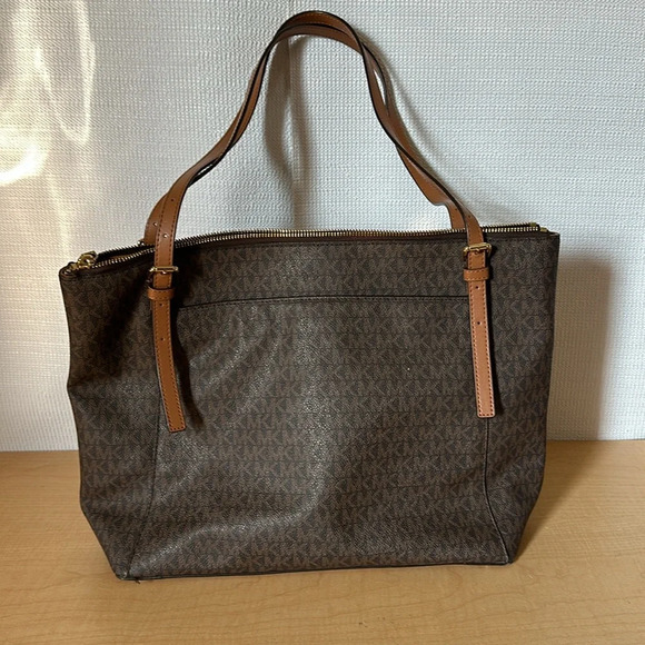 MICHAEL KORS Authentic Dark Brown Brown Leather Shoulder Bag - Picture 4 of 5